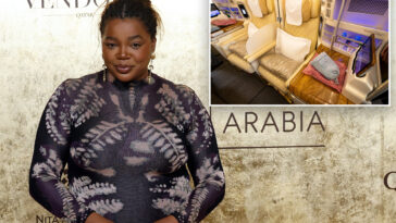 ex-vogue-editor,-mamdani-stylist-downgrades-first-class-seat-to-avoid-sitting-with-‘white-middle-aged-men’