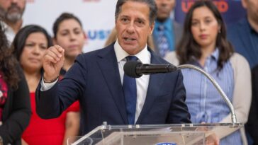 fbi-searching-home-and-office-of-los-angeles-unified-school-district-superintendent-alberto-carvalho