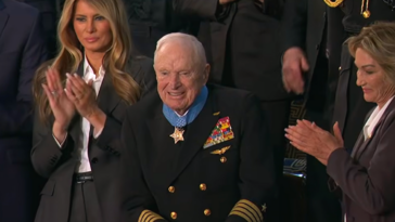 secretary-of-war-inducts-naval-aviator-and-medal-of-honor-recipient-into the-pentagon’s-hall-of-heroes