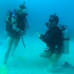 diver-drops-to-one-knee-100-feet-underwater-in-breathtaking-fiji-shipwreck-proposal