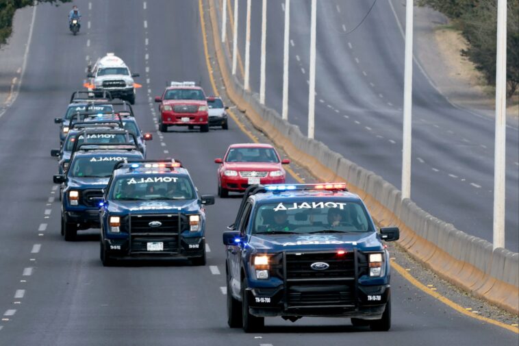 terrifying-cartel-banner-is-hung-across-tijuana-high-school-near-us-border-—-after-drug-kingpin-killed