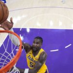 why-the-lakers’-success-depends-on-deandre-ayton-—-and-vice-versa