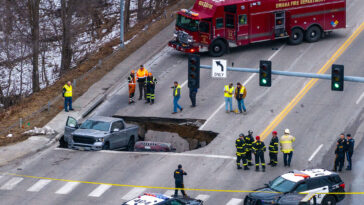 sinkhole-suddenly-opens-at-red-light,-swallowing-nebraska-drivers