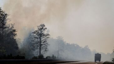 florida-wildfire-that-spread-over-30k-acres-shuts-down-highway-during-historic-drought