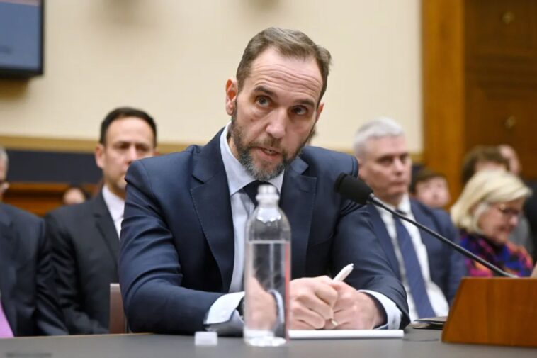 fbi-fires-10-involved-in-jack-smith’s-classified-docs-probe-of-trump