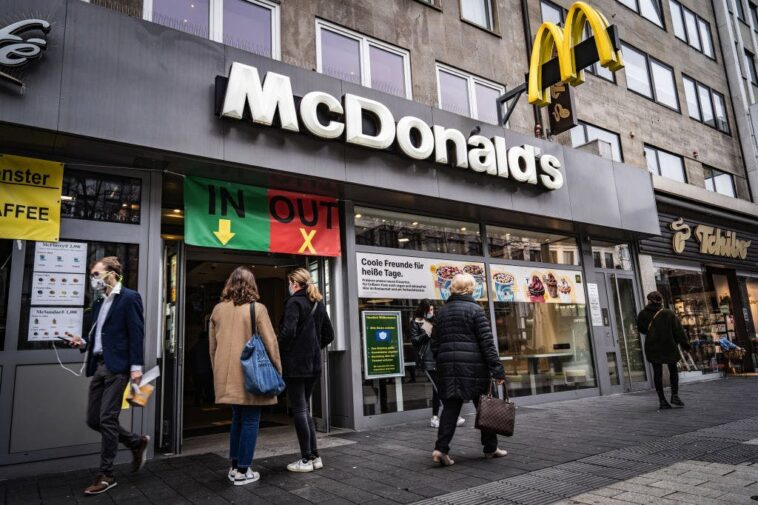 wth?!-mcdonald’s-celebrates-…-ramadan