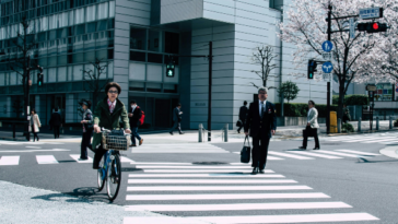 watch:-sinkhole-at-nebraska-intersection-swallows-two-drivers