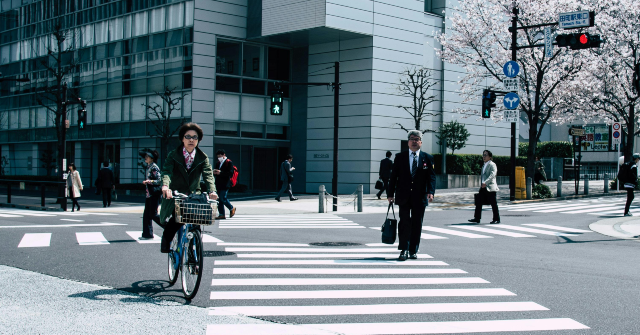 watch:-sinkhole-at-nebraska-intersection-swallows-two-drivers