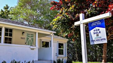 senators-issue-trump-backed-‘homes-for-american-families-act’-to-ban-wall-street-from-buying-up-us.-homes