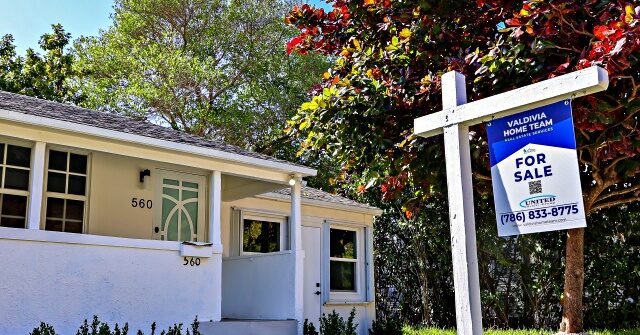 senators-issue-trump-backed-‘homes-for-american-families-act’-to-ban-wall-street-from-buying-up-us.-homes