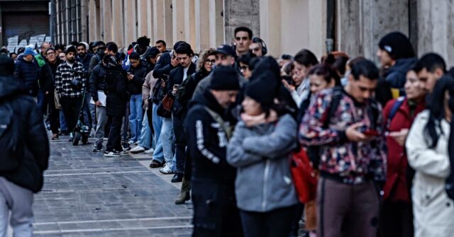 report:-2.2-million-migrants-have-flooded-spain-since-2021