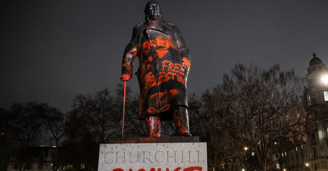 ‘zionist-war-criminal’:-palestine-activists-vandalise-churchill-statue-at-parliament