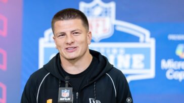 polarizing-pavia-not-toning-it-down-at-combine