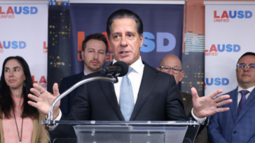 video:-fbi-probe-of-la.-schools-superintendent-may-be-linked-to-$6-million-ai-deal