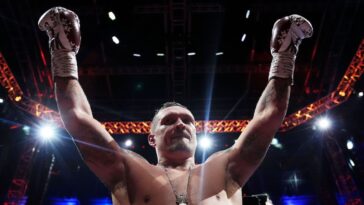 usyk-to-face-kickboxer-at-pyramids-of-giza-in-may