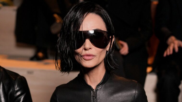 demi-moore-goes-viral-looking-unrecognizable-with-dramatic-new-bob-haircut-transformation