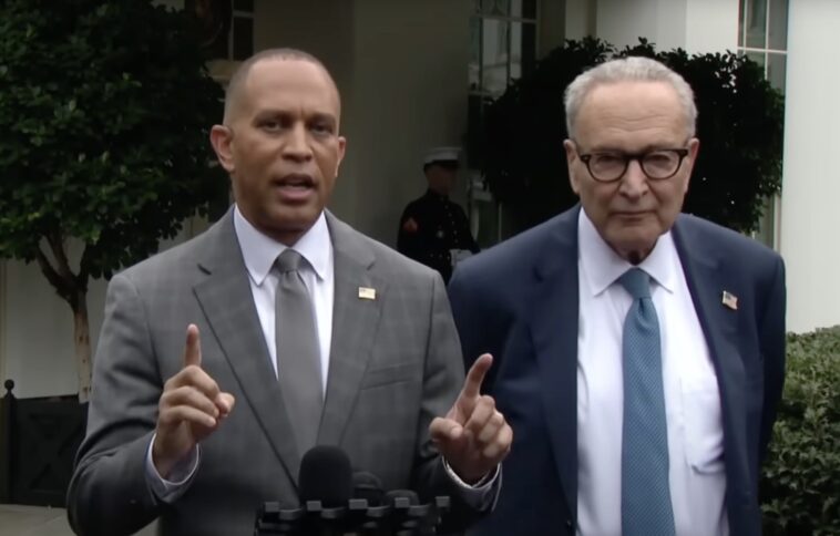 top-democrats-condemn-operation-epic-fury-as-massie-and-khanna-plan-to-bring-war-powers-resolution-(video)