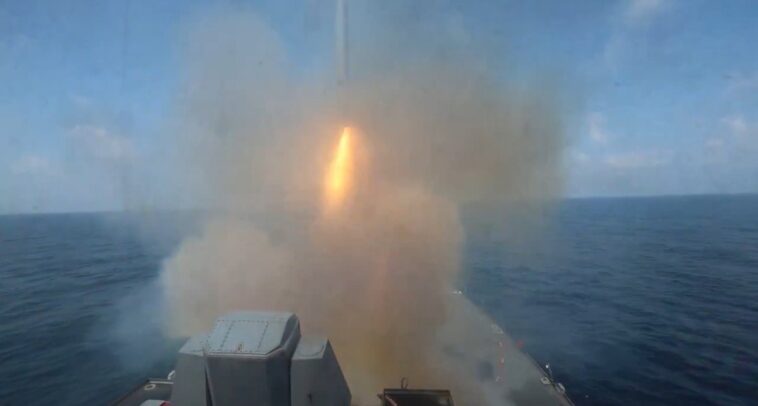 us-releases-epic-unclassified-video-of-american-fighter-jets-bombing-iranian-targets-(video)