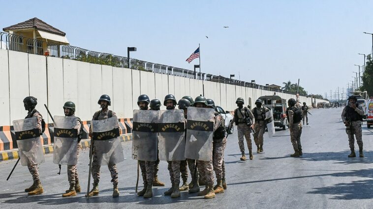 protesters-storm-us-consulate-in-pakistan,-at-least-9-dead