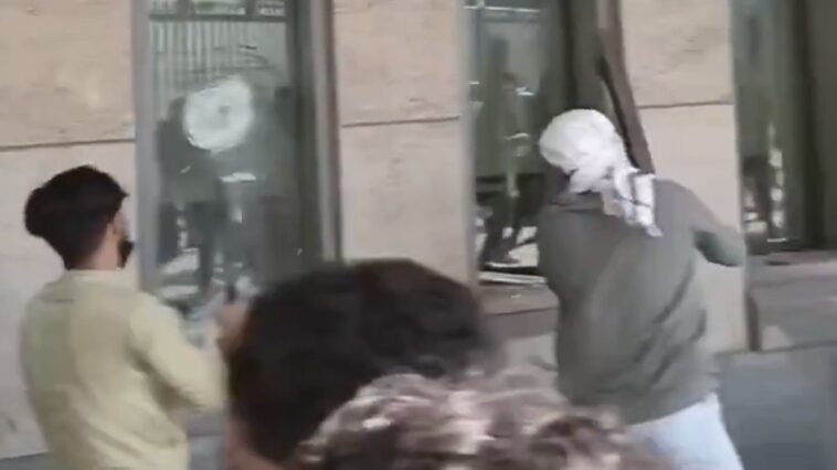 watch:-9-dead,-25-injured-after-protestors-storm-us-consulate-in-pakistan