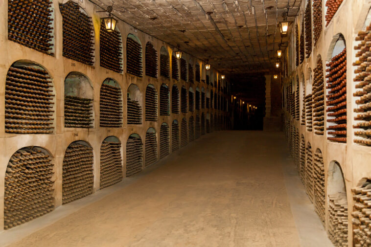 massive-sinkhole-on-golf-course-reveals-hidden,-booze-filled-cellar