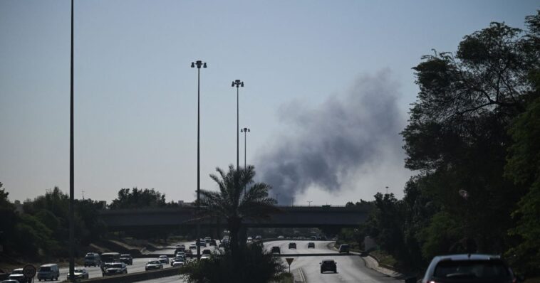 friendly-fire-in-kuwait-downs-three-american-fighter-jets,-all-6-crew-members-eject-safely