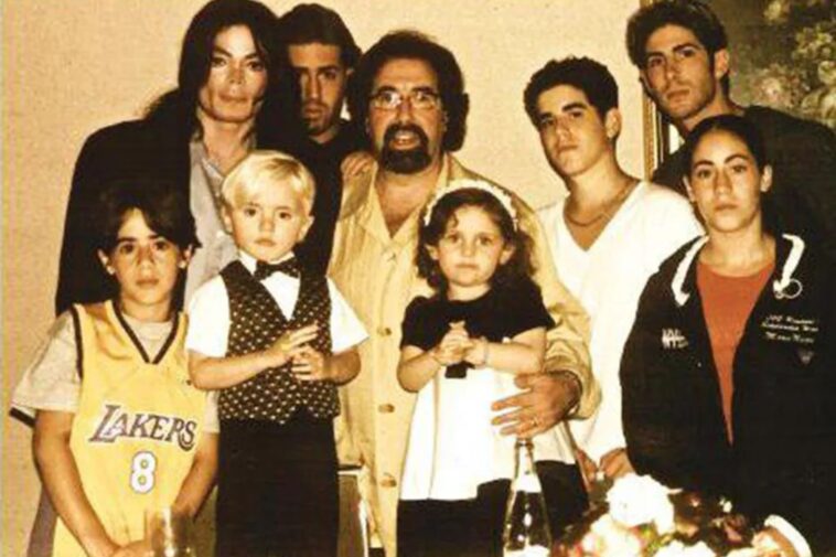 michael-jackson-accused-of-abusing-kids-at-homes-of-elton-john-and-elizabeth-taylor