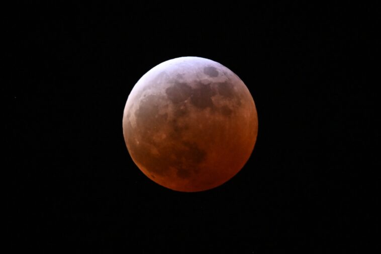 rare-blood-moon-lunar-eclipse-will-engulf-california-tuesday-—-here’s-where-to-see-it