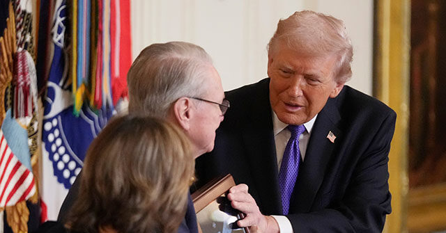 trump-awards-three-medals-of-honor-at-white-house-ceremony