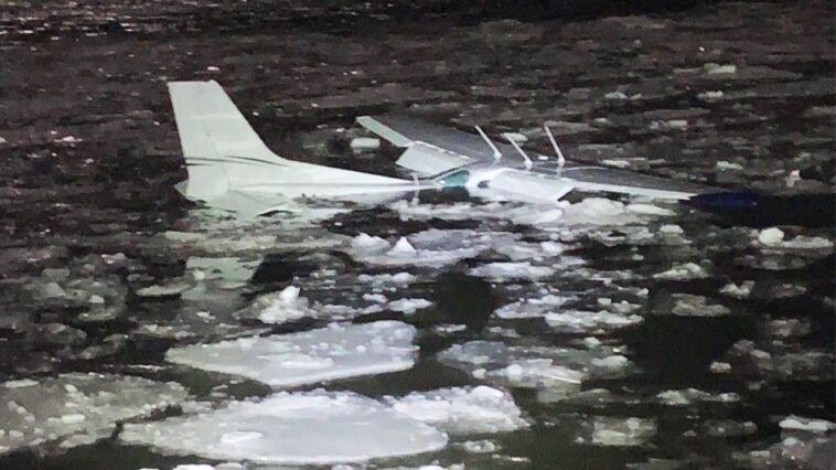 pilot,-passenger-swim-to-safety-after-plane-crashes-into-new-york’s-hudson-river