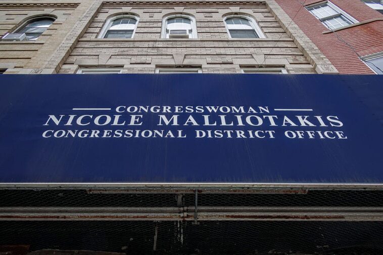 supreme-court-slaps-down-new-york-judge’s-attempt-to-redraw-gop-district-for-‘racial-fairness’