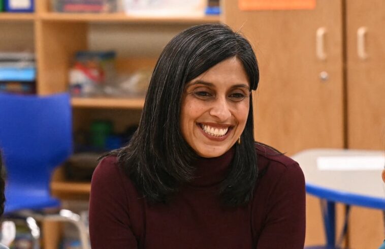 usha-vance-visits-children-at-hospital-for-national-reading-month