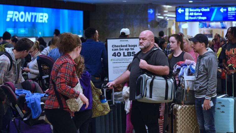 passenger-meltdown-caught-on-video-aboard-chaotic-flight-experience