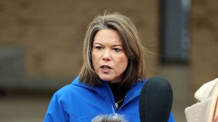 democrat-in-key-senate-primary-says-she-‘regrets’-vote-on-laken-riley-act,-draws-gop-backlash