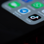 leftist-“influencer”-responds-to-military-wife’s-touching-post-with-vile-message-hoping-her-husband-dies-(video)