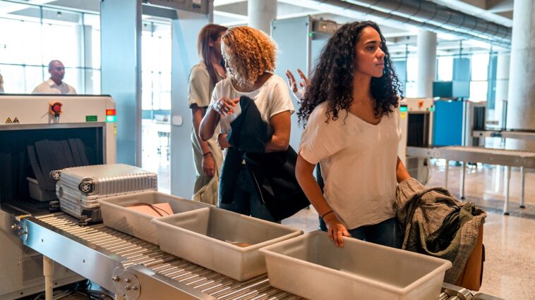 risky-‘airport-theory’-has-travelers-cutting-arrival-time-for-flights-‘way-too-close,’-says-expert