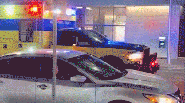 waymo-autonomous-car-blocks-ambulance-crew-responding-to-deadly-austin-mass-shooting