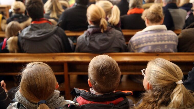 pennsylvania-church’s-viral-policy-welcoming-‘loud’-children-prompts-online-debate