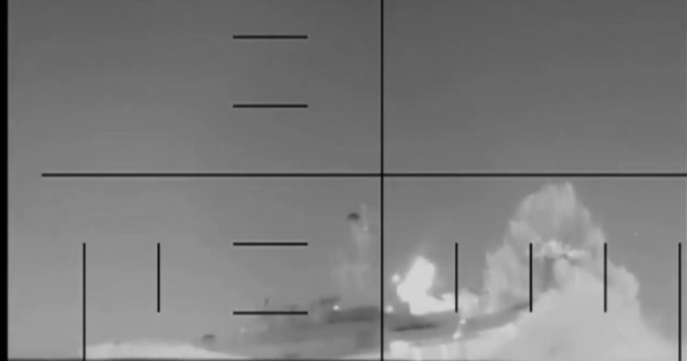 just-in:-pentagon-releases-unclassified-footage-of-us-submarine-blowing-up-iranian-warship-with-torpedo-(video)