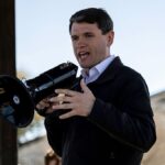 dem-nominee-wants-‘giant-welcome-mat’-on-america’s-front-porch-—-and-it-gets-crazier