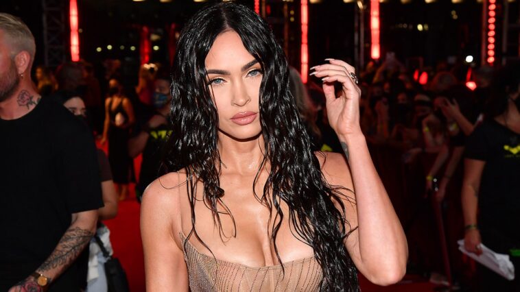 megan-fox-wows-in-racy-outfit-for-instagram-return-as-machine-gun-kelly-reacts-with-cheeky-comment