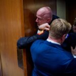 watch-navy-seal-senator-help-cops-drag-out-‘unhinged’-anti-war-protester