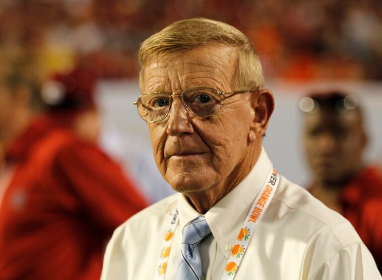 beloved-notre-dame-football-coach-lou-holtz-dies-at-89