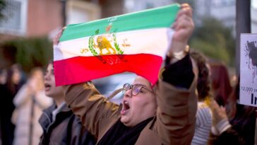 british-iranian-actress-asks-‘where-are-the-college-campuses’-protesting-the-iranian-regime