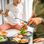 rfk-jr.-announces-plan-to-teach-americans-to-cook:-‘americans-have-forgotten-how-to-cook’