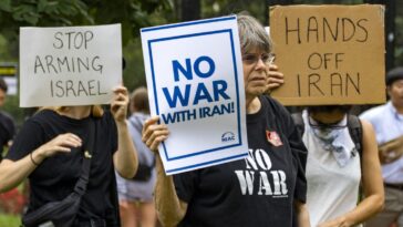 hands-off-iran-protests:-the-left-mourns-the-ayatollah