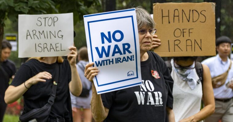 hands-off-iran-protests:-the-left-mourns-the-ayatollah