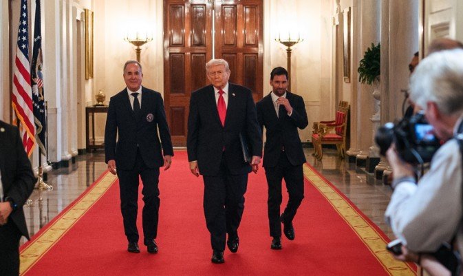 football-legend-lionel-messi-follows-ronaldo-and-meets-with-president-donald-trump-in-the-white-house
