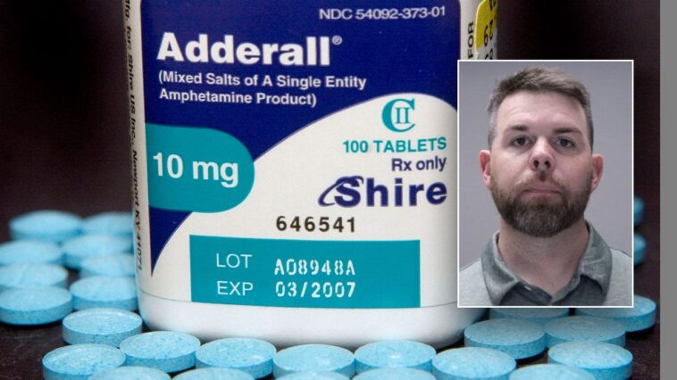 former-new-york-dare-officer-admits-to-selling-drugs-while-in-uniform-in-squad-car