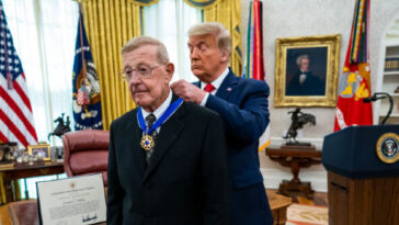 trump-honors-lou-holtz-after-his-passing:-‘an-absolute-winner’